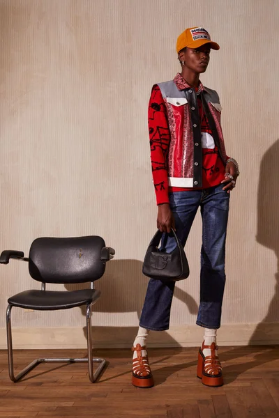 Look 3